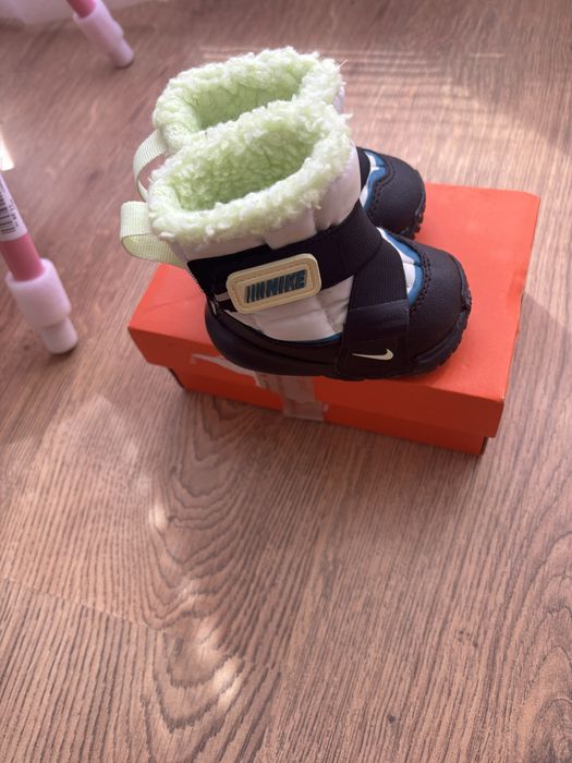 Nike 18.5 сандалки и ботушки 15лв