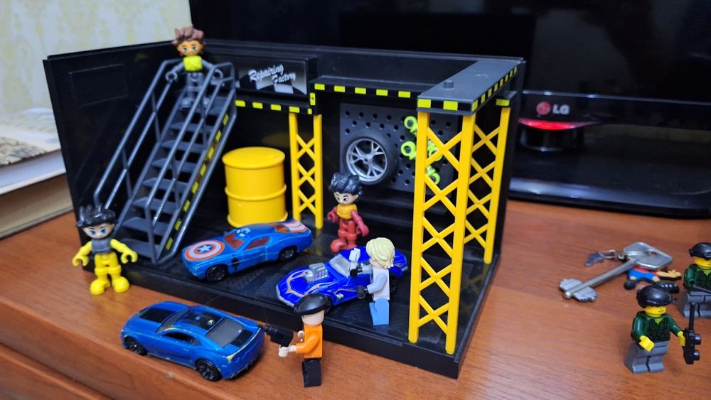 Игрушка гараж 160.00сум