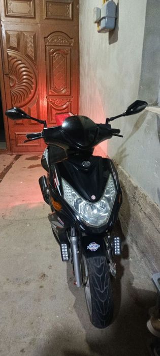 Lifan skuteri sotiladi