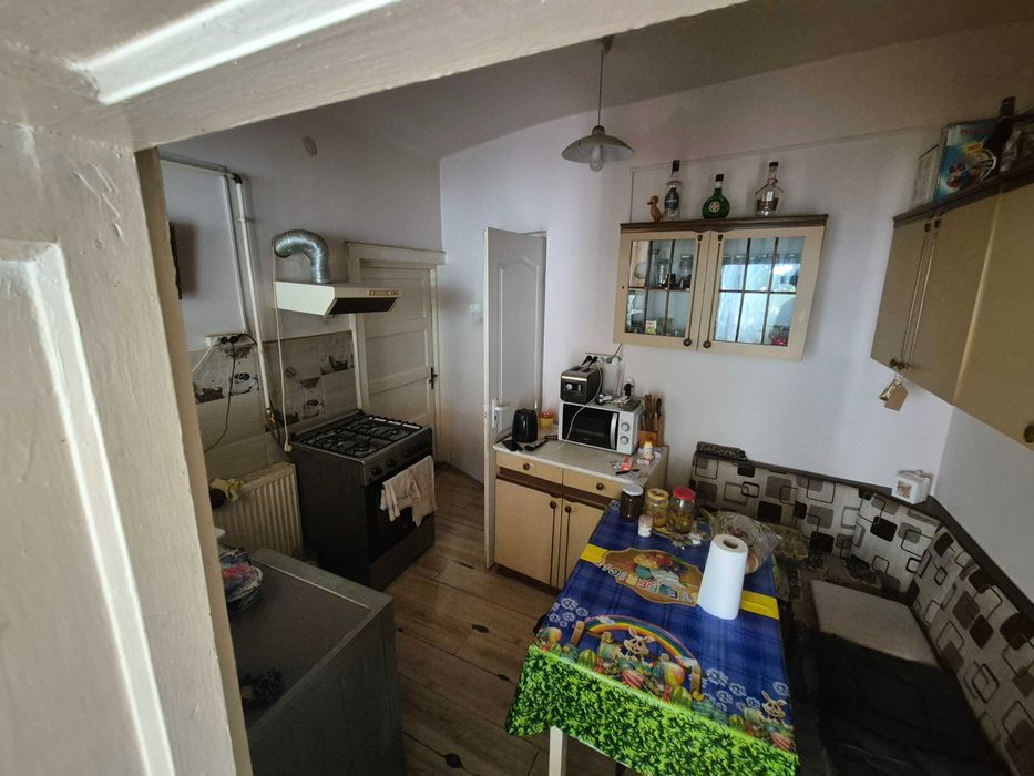 Vând casă spațioasă – Proprietate unică cu 2 case în aceeași curte