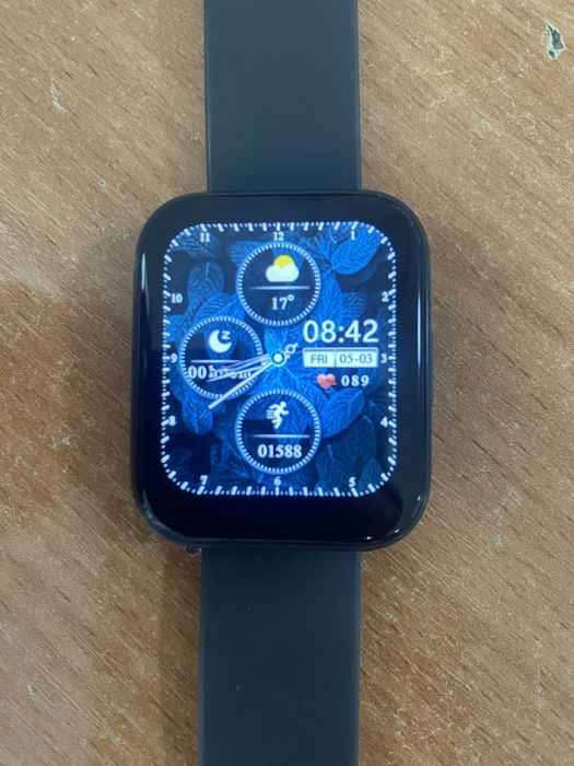 Часы наручные цифровой