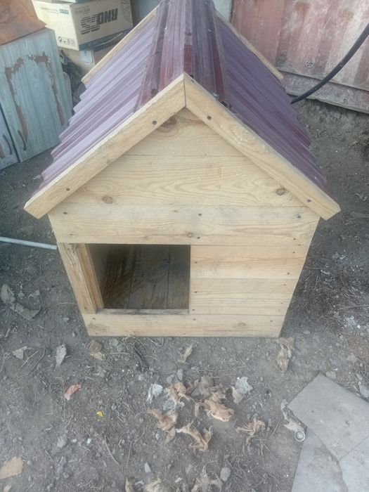 Продам будку для собак.