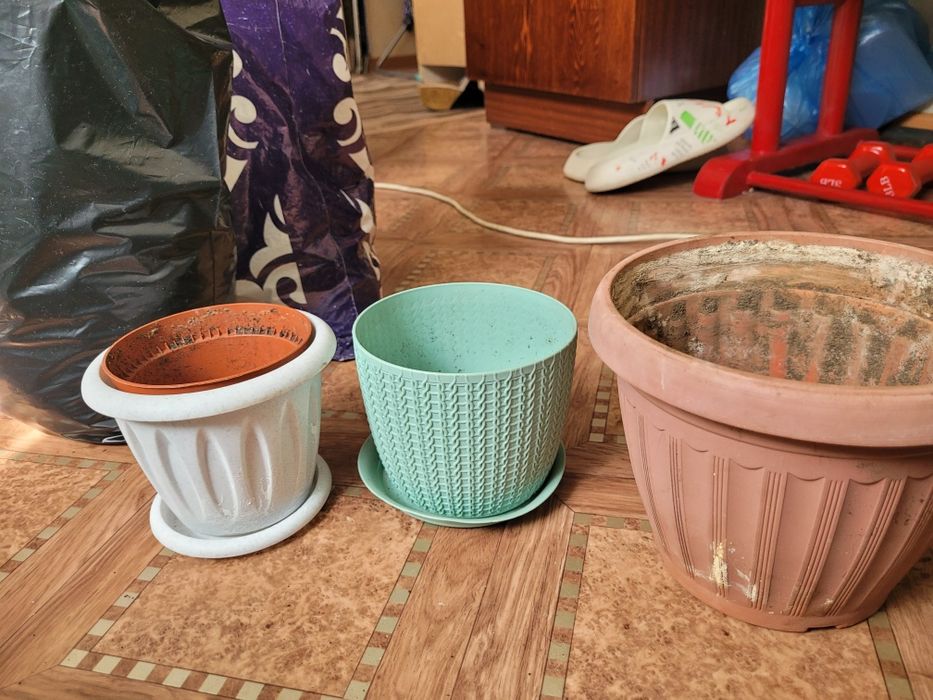 Продам горшки для цветов