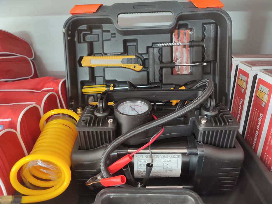 Компресор для подкачки колес