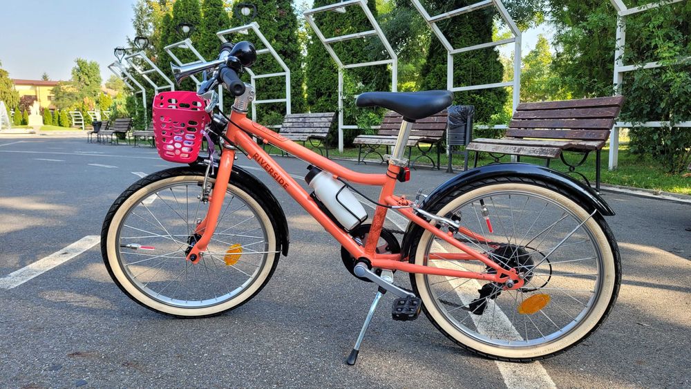 Bicicleta RIVERSIDE 20" coral + CRIC, roti ajutatoare, CASCA bonus