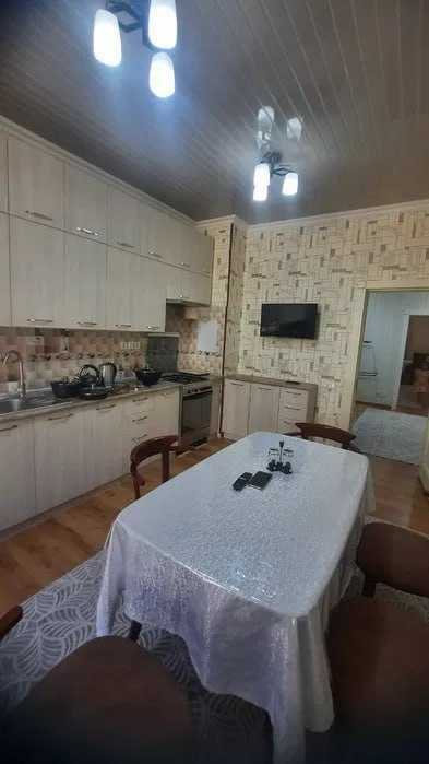 Golden Hills — 100 м², 3 санузла, мебель+техника, кирпич`