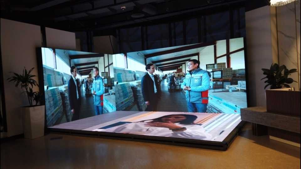 ЛЕД экран, бегущие строки