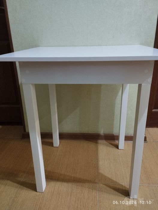 Продается кухонный стол
