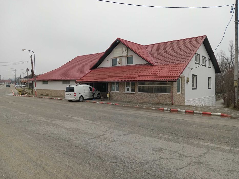 Vand spatiu comercial 350 mp in Ticleni