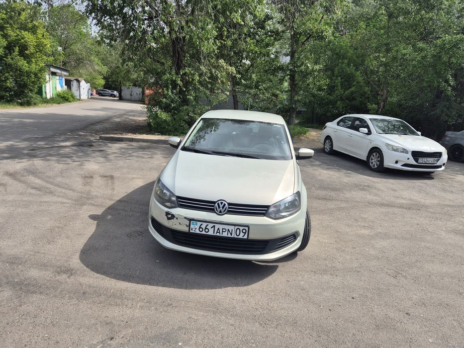 Продаю Volkswagen polo 2014 года
