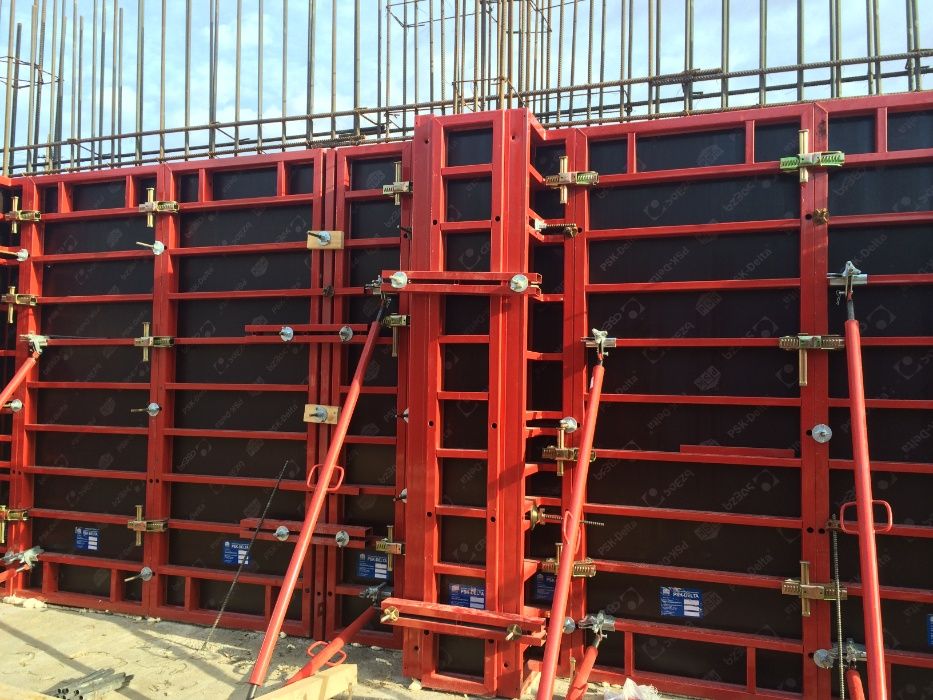 Опалубка крупнощитовая.