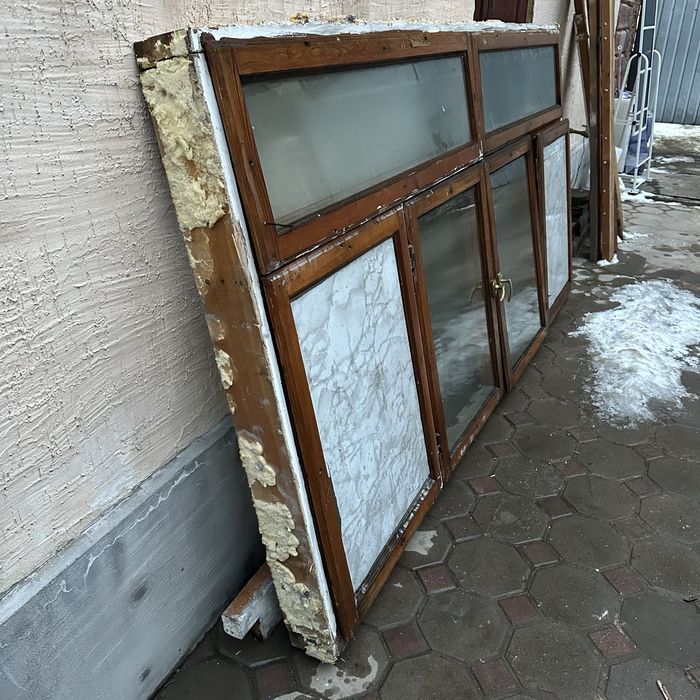 Оконная рама (деревянная)