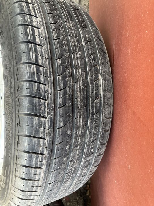 Продам летнию резину с дисками.