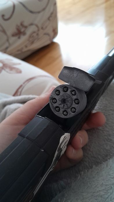 Machetă mitralieră