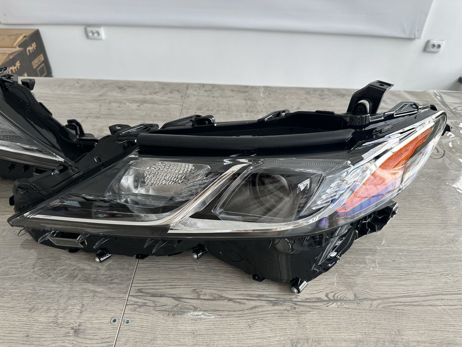 Фара Toyota Camry 70 LE