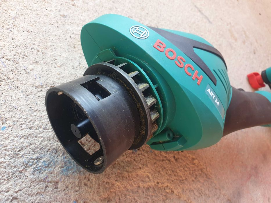 Тример за трева BOSCH ART 24 400 W , Дефектен, за Части или за Ремонт