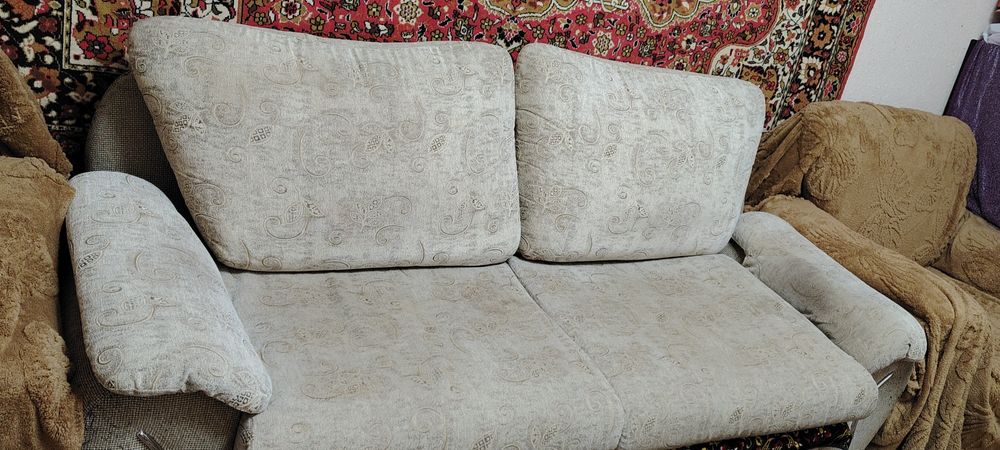 Divan kreslo sotiladi komplekt