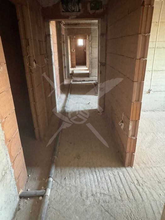 Продава се Тристаен апартамент в Пловдив, Коматевски възел - 98 кв.м за 1302 €/кв.м - Снимка #2