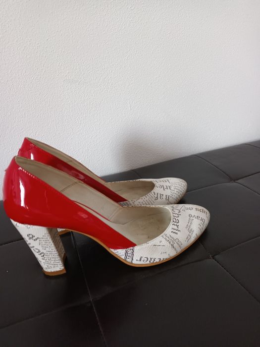 Vând pantofi mărimea 40