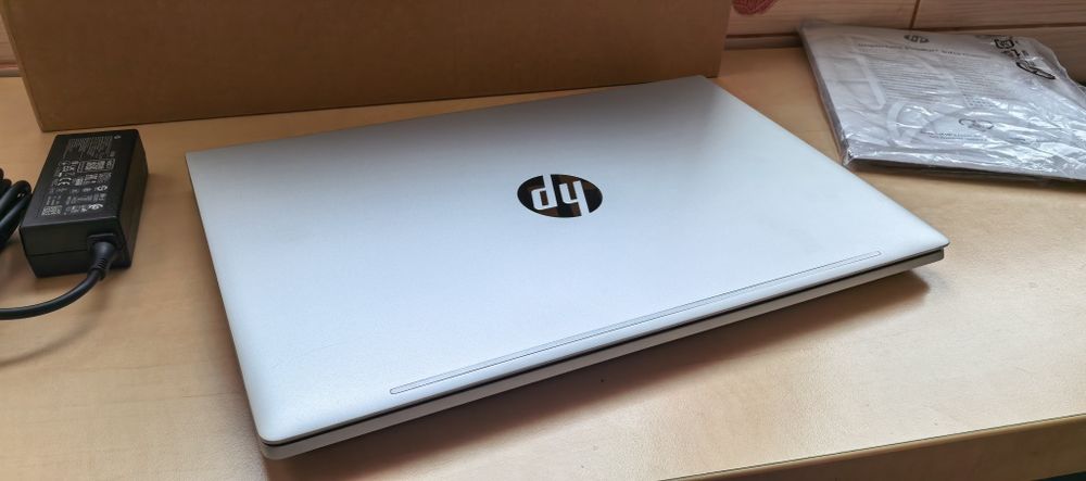 Laptop HP ProBook 14 G8_i7 1165G7_16GB DDR4_512GB SSD_NOU + Geanta