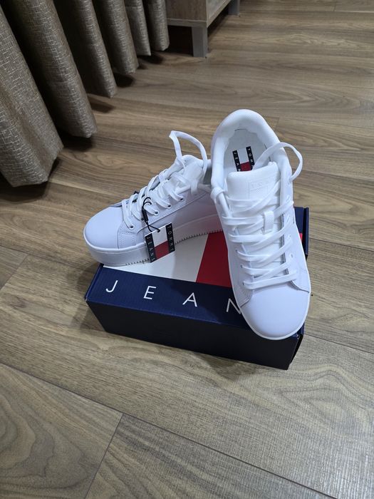 Обувки Tommy jeans