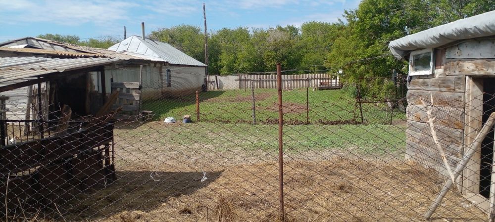 Тез арада Үй сатылады.