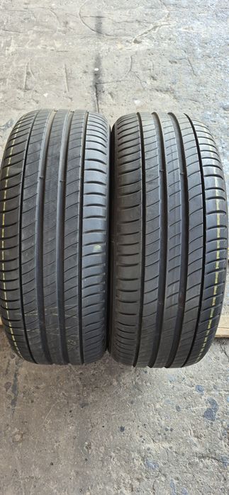 2 anvelope vara Michelin 215/50/18.Pretul este pe bucata.