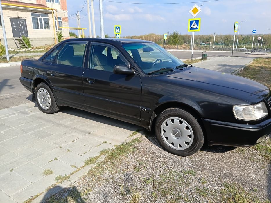 Отличная Audi 100 C4