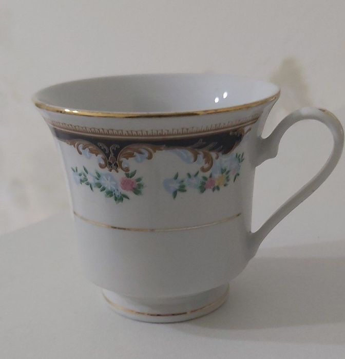 Продаётся кофейный сервиз на 6 персон