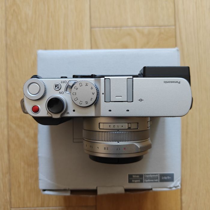 Panasonic Lumix DC-L10 L10