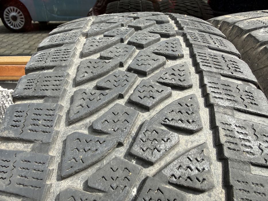 2бр. ТОВАРНИ Зимни Гуми 235/65R/16C -BRIDGESTONE- DOT:1917, 5.2мм. *50€ за 2бр.*