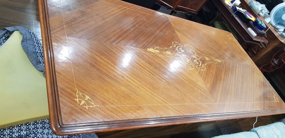 Продаю антикварную мебель срочно