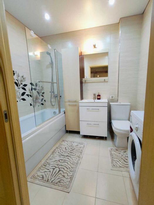 Дава се под наем Двустаен апартамент в София, Младост 4 - 65 кв.м за 375 € - Снимка #1