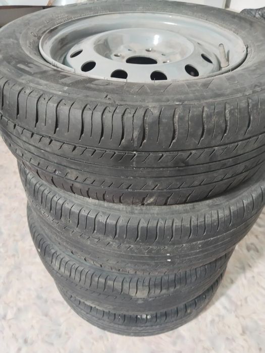 Продам комплект дисков с летней резиной