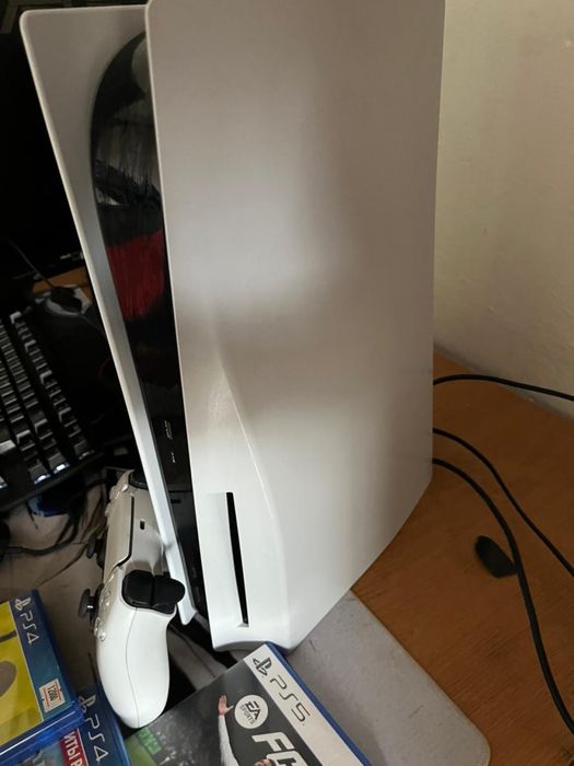 Продам PS5 в идеальном состоянии с играми