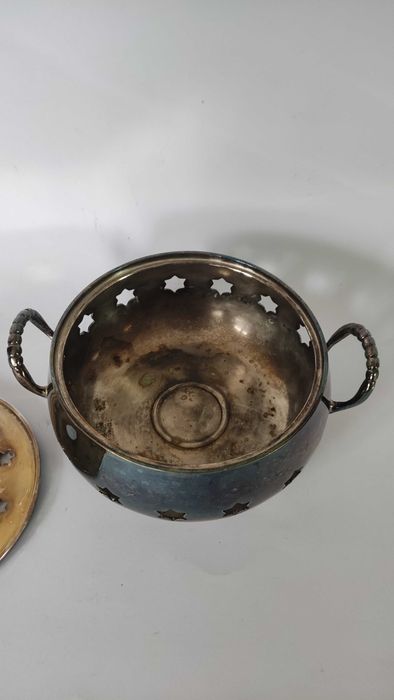 Посребрен комплект 2 плата+съд за подгряване