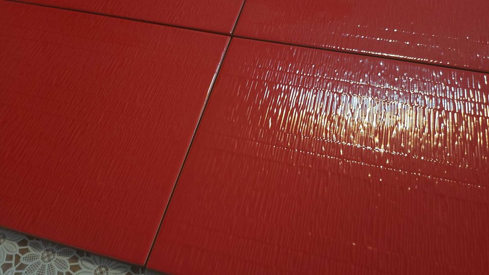 Faianta rosie 20 × 40 cm