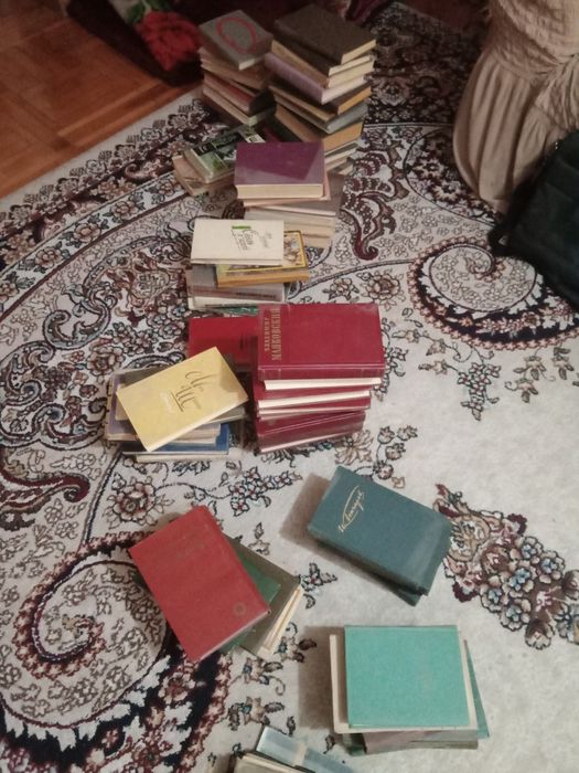 Книги б/у 10000 за штуку