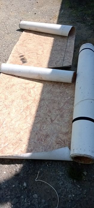 Продам линолеум в хорошем состоянии