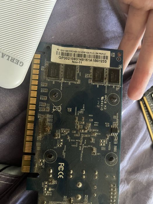 Видеокарта NVIDIA GeForce 210 (1 ГБ DDR3)