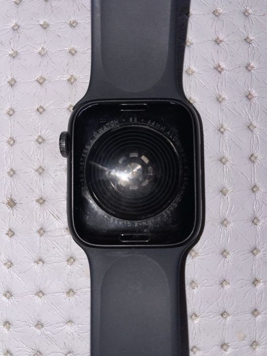 Apple watch se 44мм