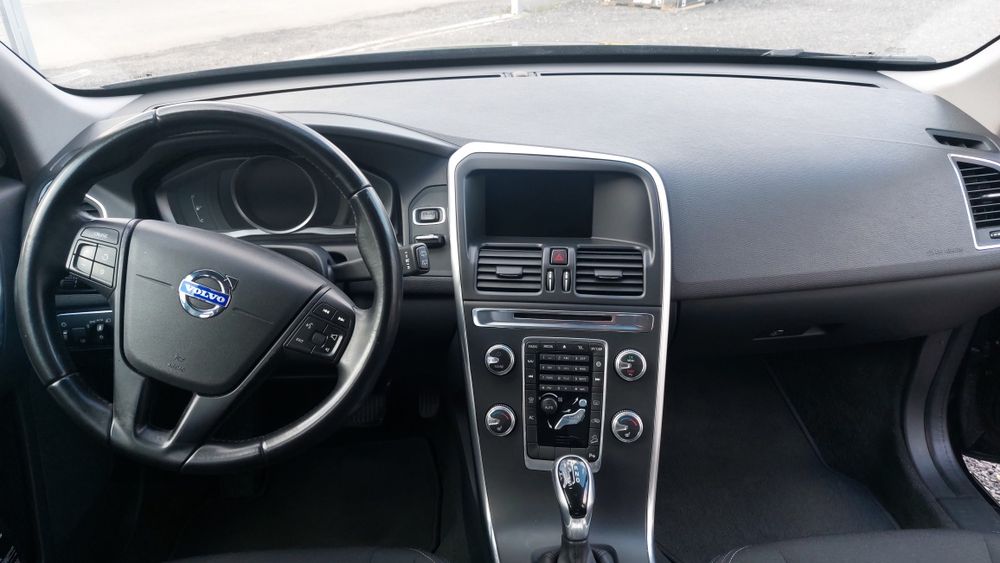 Vând sau Schimb     Volvo Xc60 2016 4x4