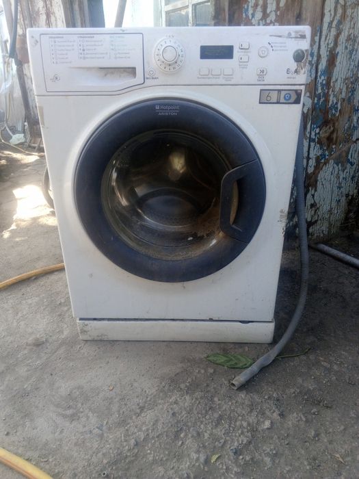 Продам стиральную машину Аристон