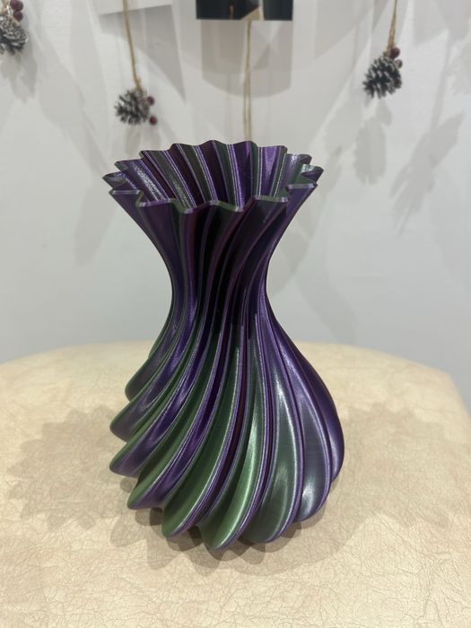 Vaza printata 3D in 3 culori