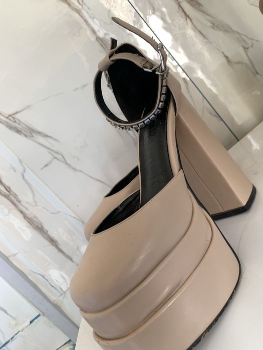 Каблуки (туфли) ВЕРСАЧИ