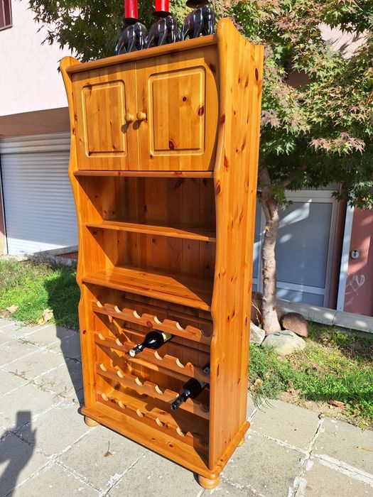 Трапезен бюфет от масивна дървесина