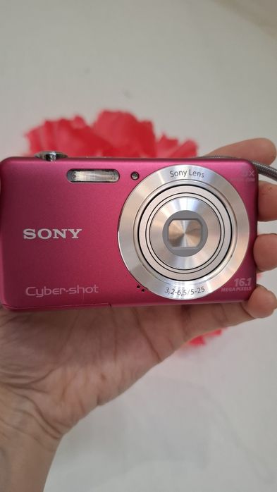 Компактен дигитален фотоапарат камера SONY Cybershot DSC-W710