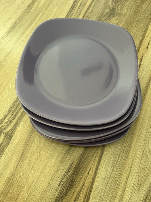 Керамични чинии два размера.