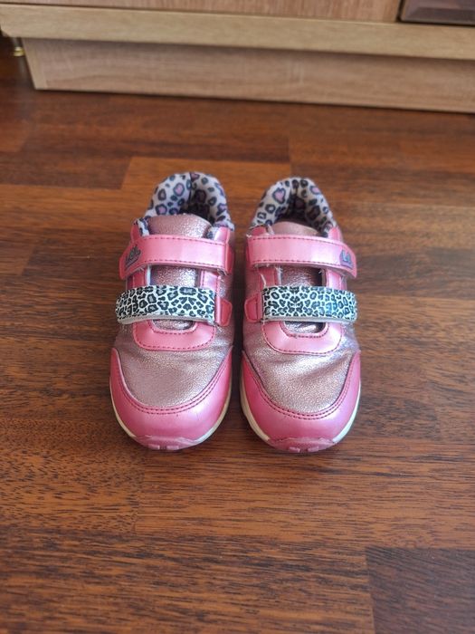 Детские кроссовки