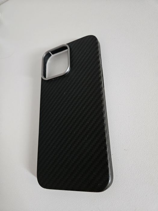 IPhone 16 pro max чехол кевлар б/у оличном состоянии